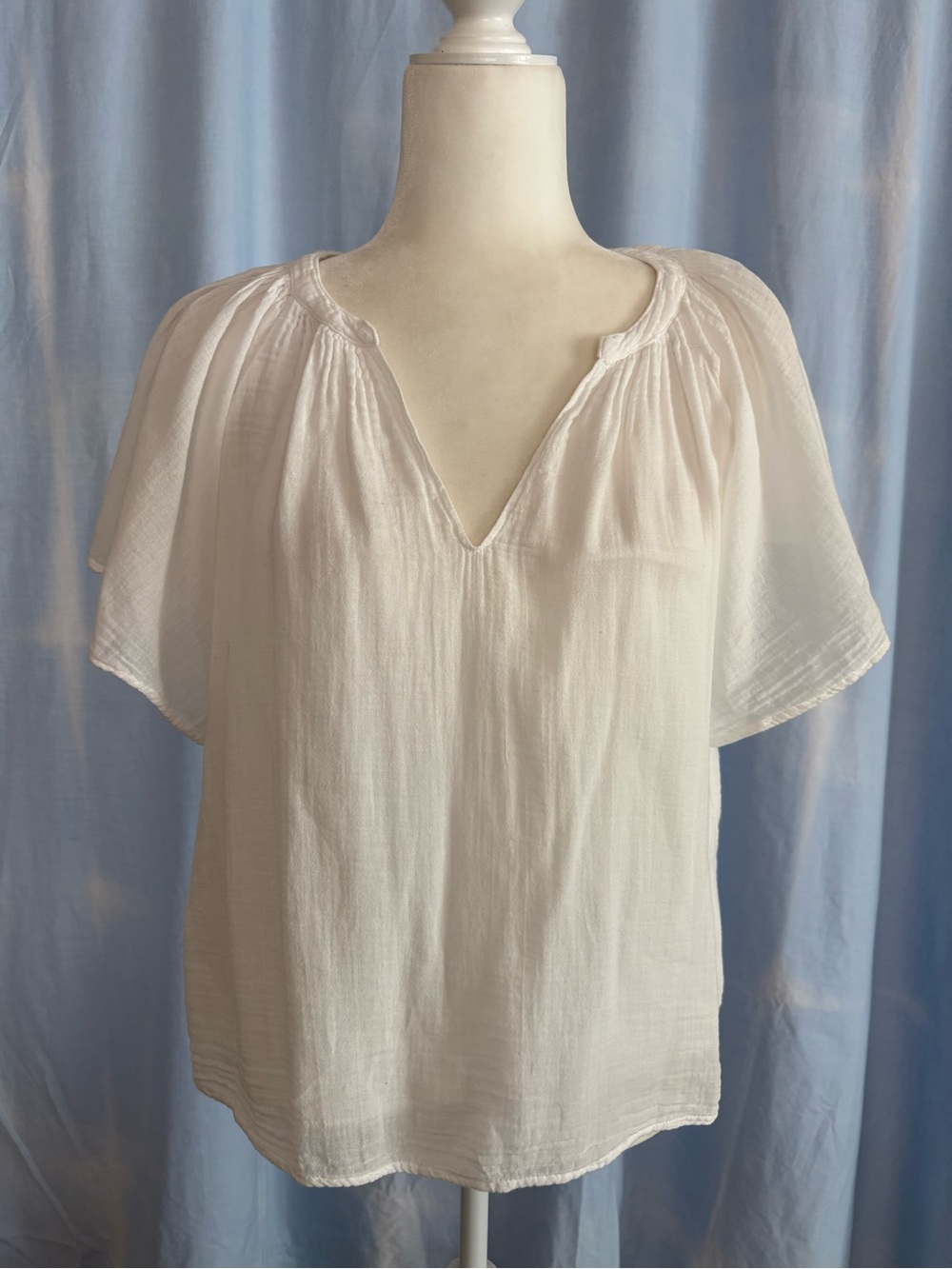 Velvet by Graham & Spencer White Split-Neck Flutter Sleeve Blouse